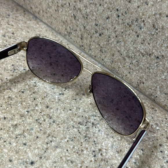 Vera Bradley women’s sunglasses and matching case. The frame is a light gold. - Picture 12 of 17